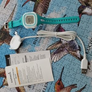 GARMIN FORERUNNER 15 LADIES SMART WATCH LIKE NEW.